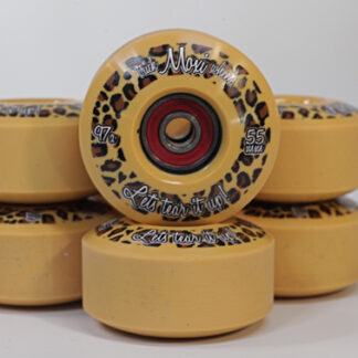 Moxi Trick Wheel Set of 8 with 8 Reds Bearings